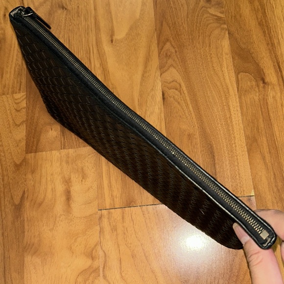 Authentic Bottega Veneta Intrecciato Leather Pouch - Picture 9 of 13